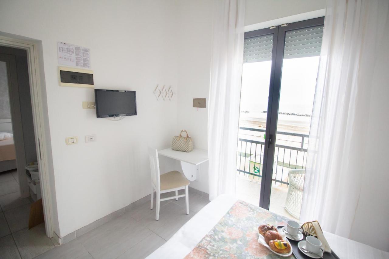 Hotel Morri 벨레지아아지마리나 외부 사진